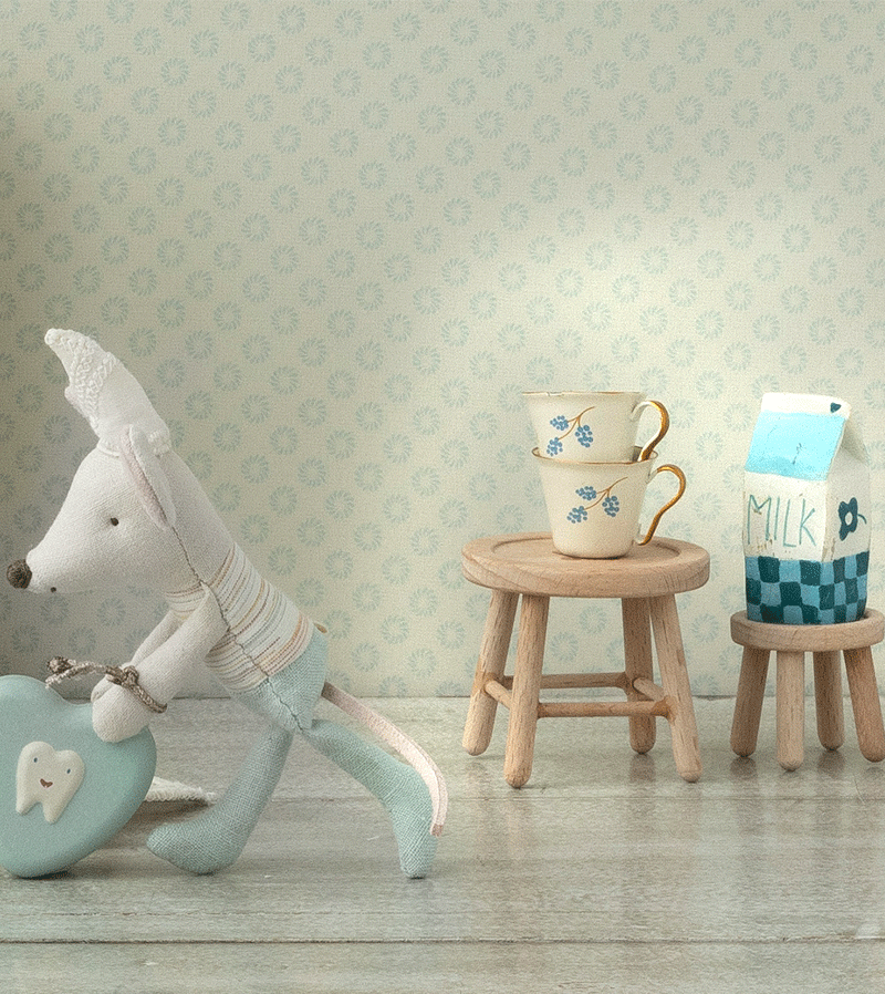 Button Table and Stool Set by maileg