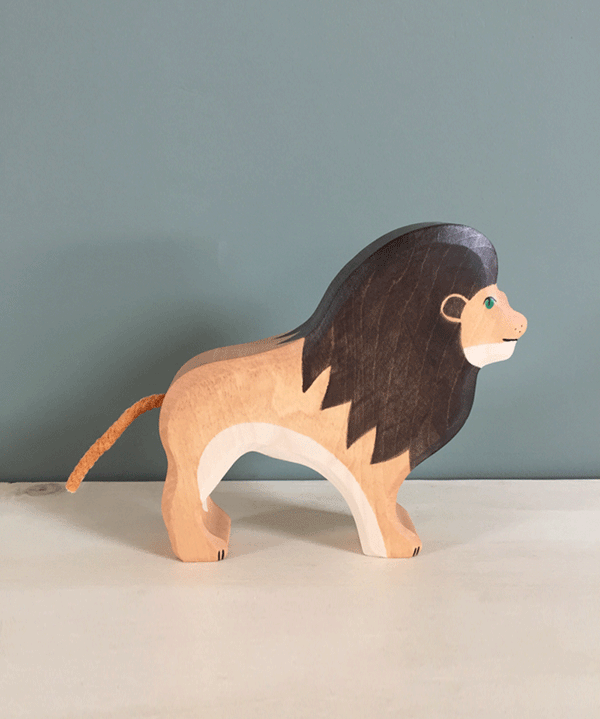 Lion by Holztiger