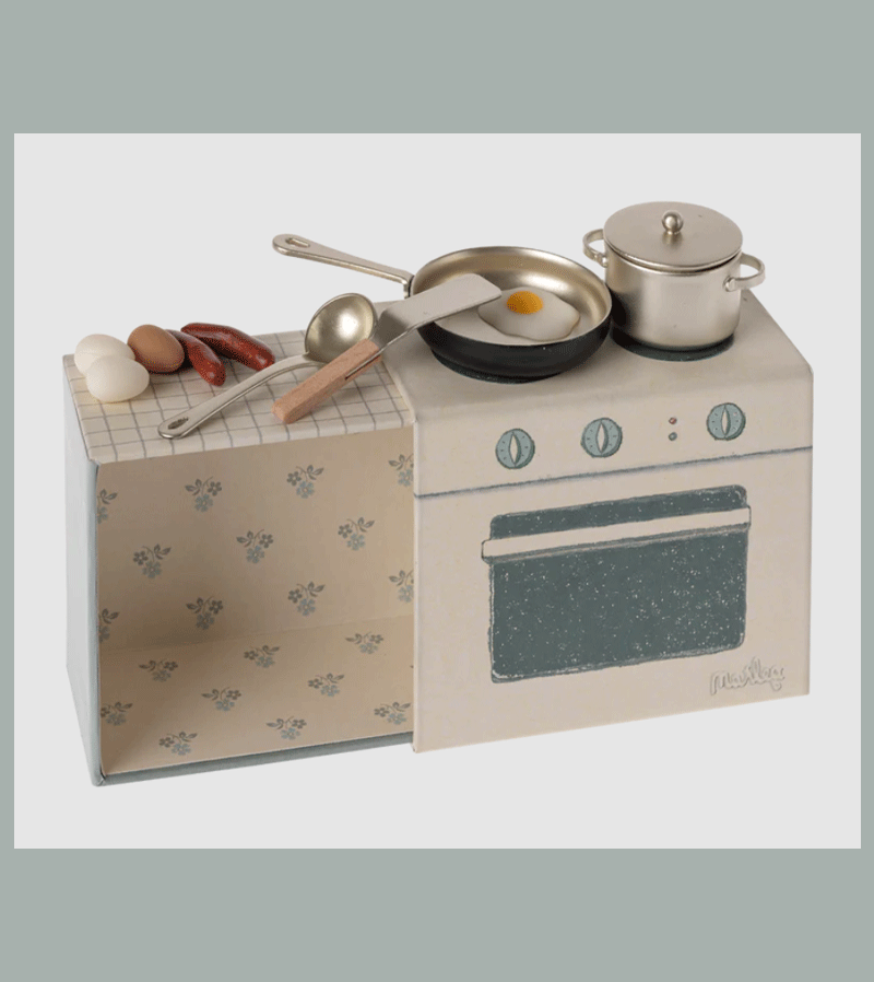 Kitchen Cooking Set Mouse Furniture by maileg