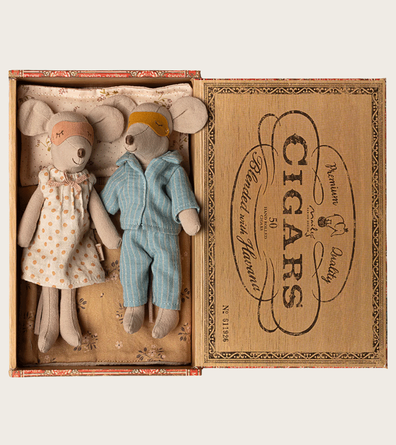 Mum and Dad Mice in Cigar Box by maileg