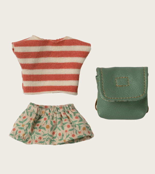 Clothes and Green Bag for Big Sister Mouse by maileg