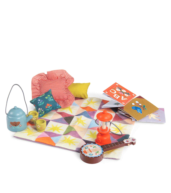 The Minouchkas Cozy Storytime Accessory  Set by Moulin Roty