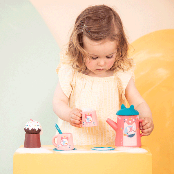 Tea Set Jeanne the Cat Bath Toy by Lilliputiens