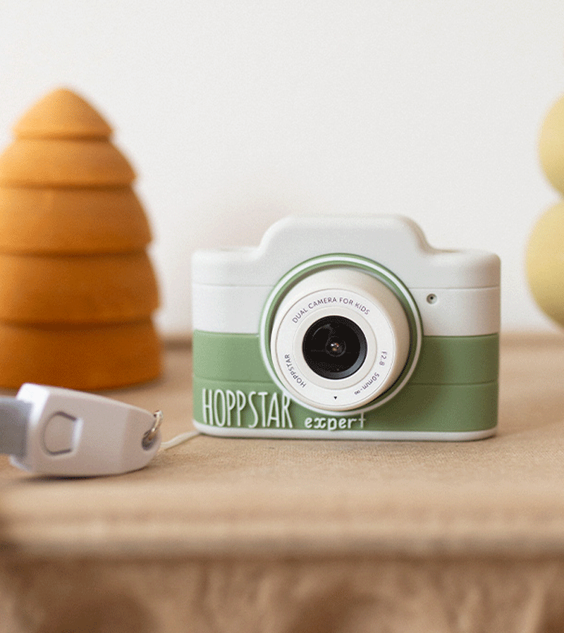 Expert Laurel Digital Camera by Hoppstar