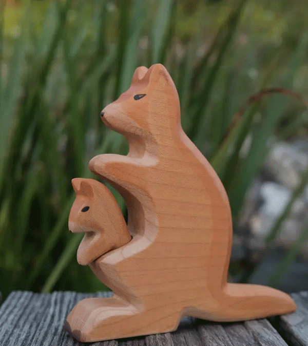 Wooden Kangaroo with Baby by Holzwald